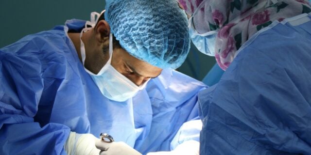 chirurgie operatie chirurgicala operatie medici